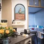 Brit Colbert Hotell 3*