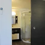 Brit Colbert Hotell 3*