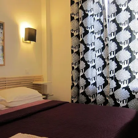 Brit Colbert 3* Juan-les-Pins