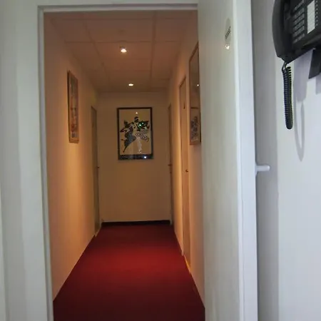 호텔 Brit Colbert 3*