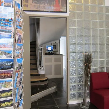 Brit Colbert 3* 앙티브