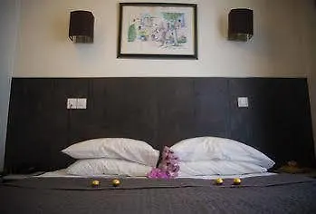 호텔 Brit Colbert 3*