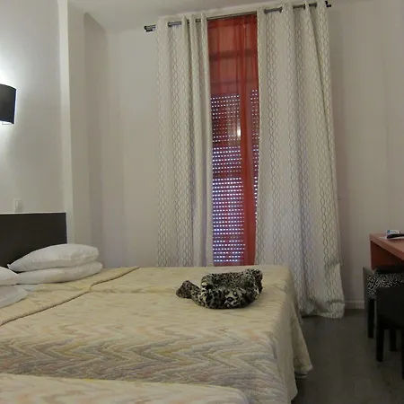 Brit Colbert Otel Antibes