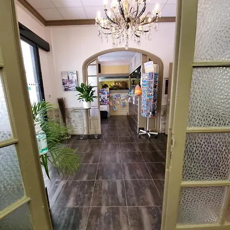 Готель Brit Colbert