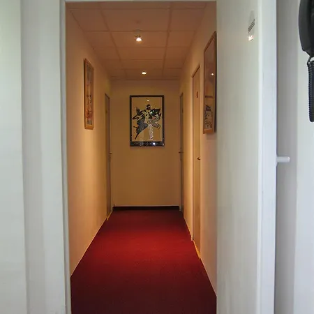 Brit Colbert Antibes