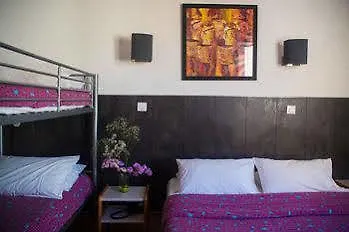 Brit Colbert Антіб