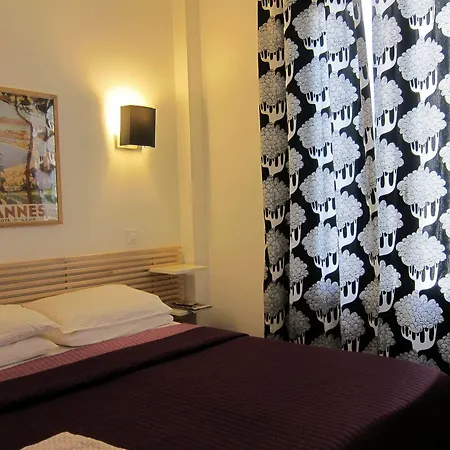 Готель Brit Colbert 3*