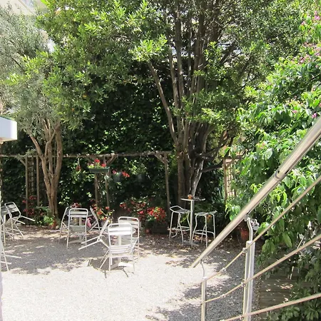 Готель Brit Colbert